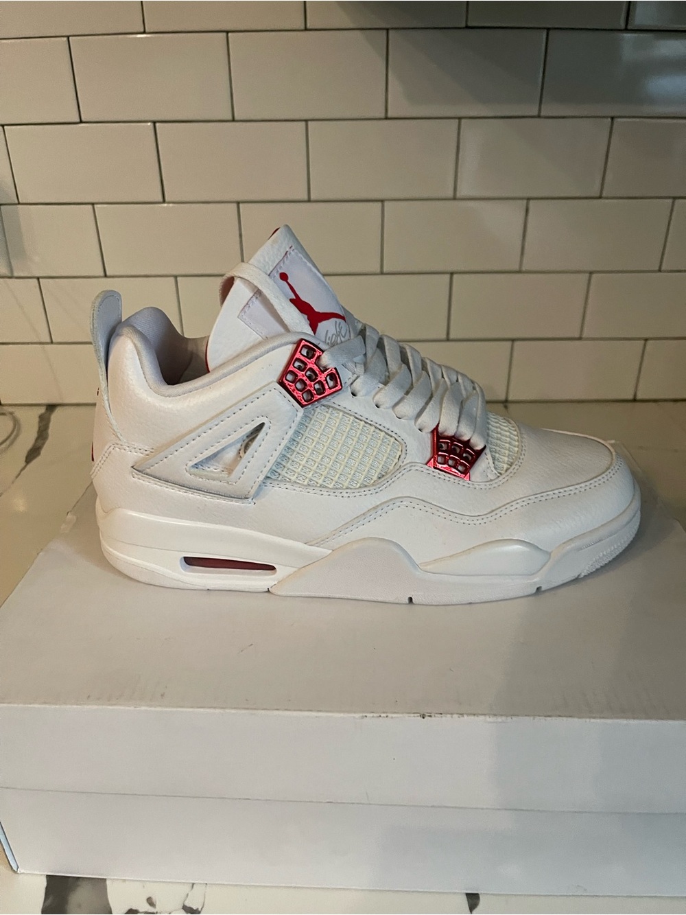 Men’s Retro 4 Red Metallic Size 7.5.
